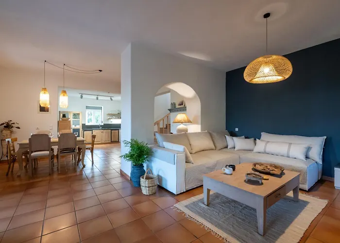 Anatoli Дом отдыха Кардамили